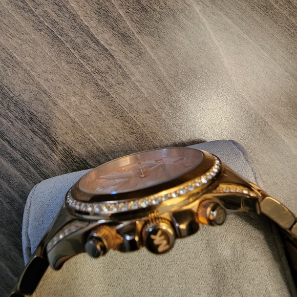Michael Kors Rosegold watch - Picture 7 of 8